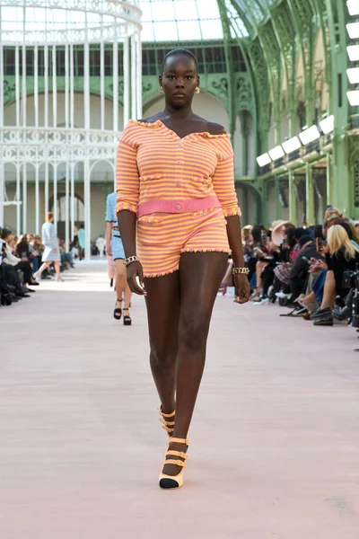 Look 37